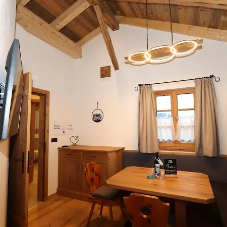 Hoellwarth Feriehus Aschau Im Zillertal